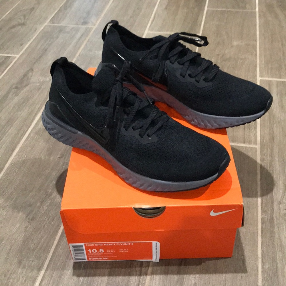 NIKE EPIC REACT FLYKNIT 2....size 10.5.....new